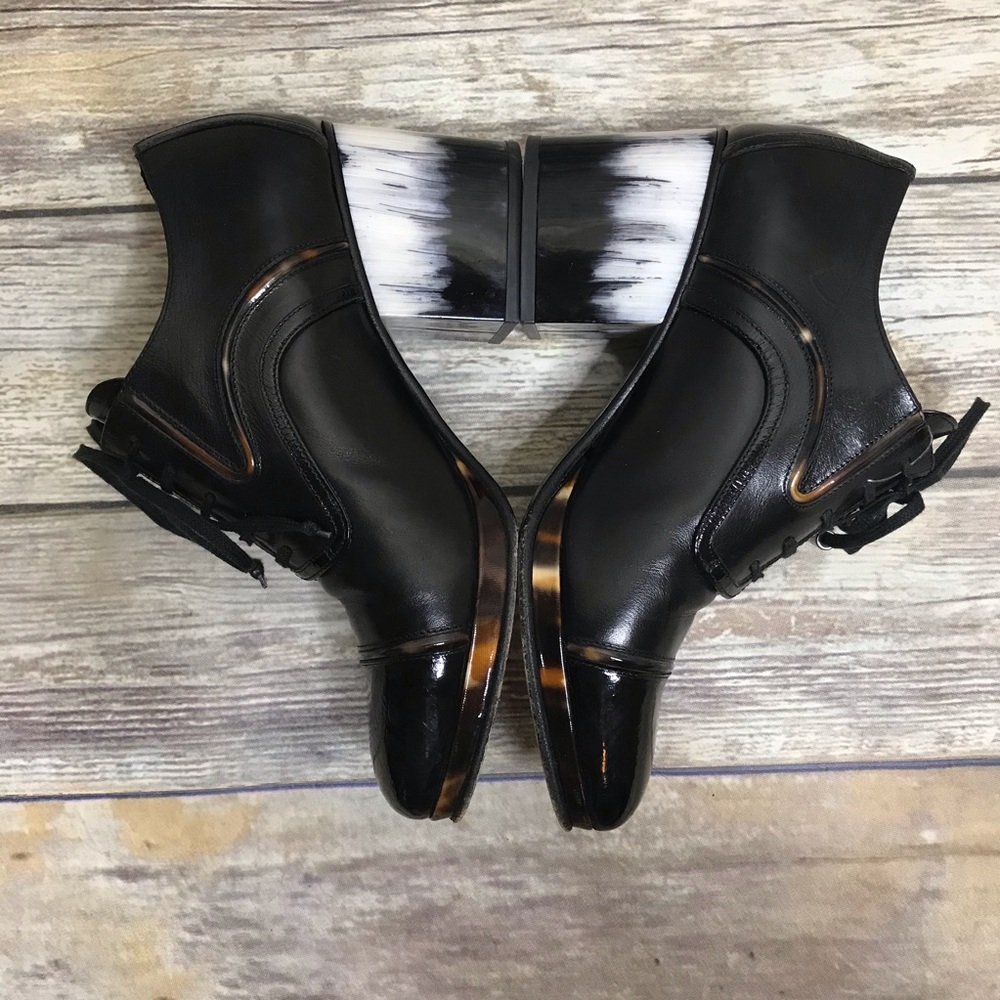 Dries Van Noten 38 horn heel oxford lace up bootie